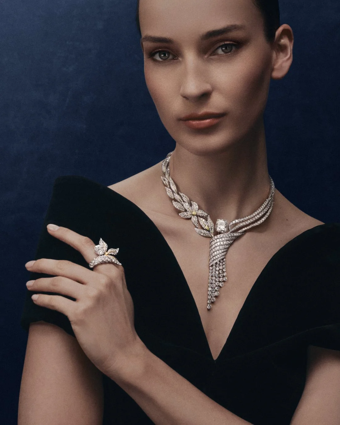 CHAUMET クリスタルオブジェ 王冠デザイン Chaumet's Nature in Scent — CoutureNotebook