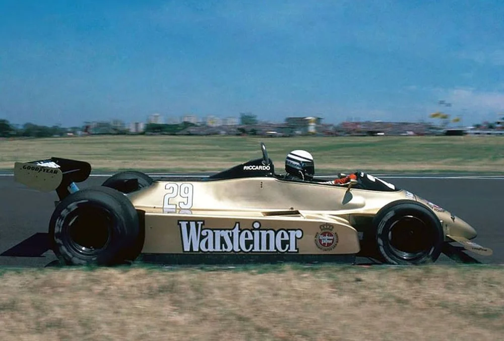 CARTOLINA AUTOGRAFATA RICCARDO Patrese Originale Firmata Formula 1+A 187928 EUR 8,99 - PicClick IT