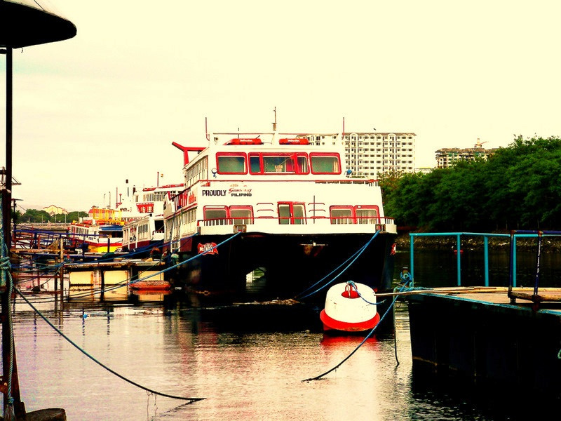 100 footer | 100x22 ft | Seating Capacity: 150 | Air-conditioned | With Toilet