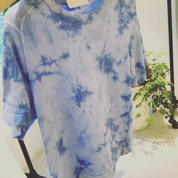 T-shirt / by UNION LAUNCH 2017 SS 『農家民宿レーベン』さんの無農薬で育てたブルーベリーで染めたTシャツ(UNION LAUNCHさんの2017SSのコレクションより)。染料のご提案をさせていただきました。 ブルーベリー : 農家民宿レーベン(高知県長岡郡大豊町)