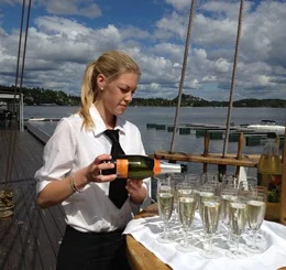 Aperitif på brygga.JPG