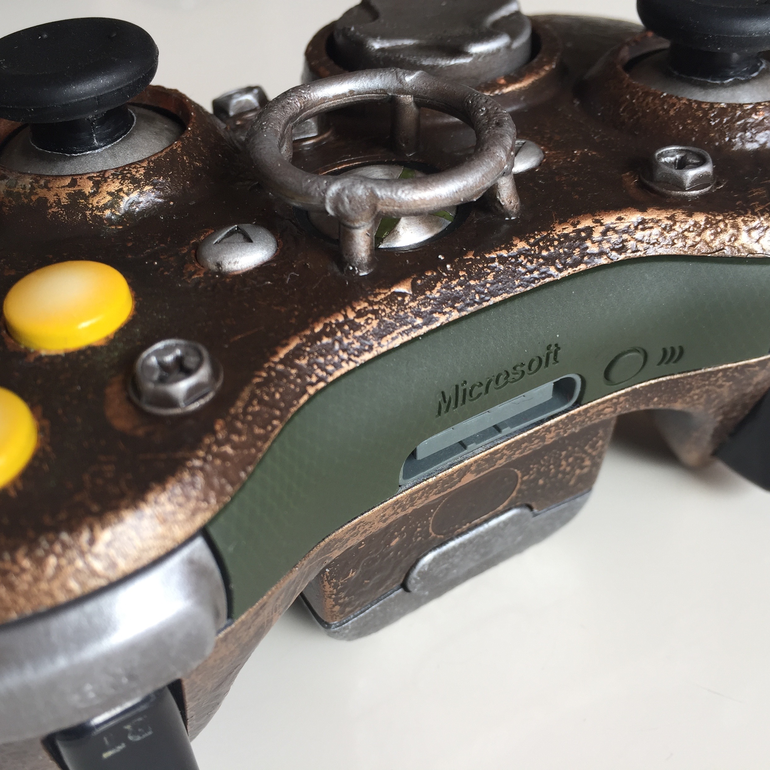 Bioshock - We Are Robots - Custom Controller 07.jpg