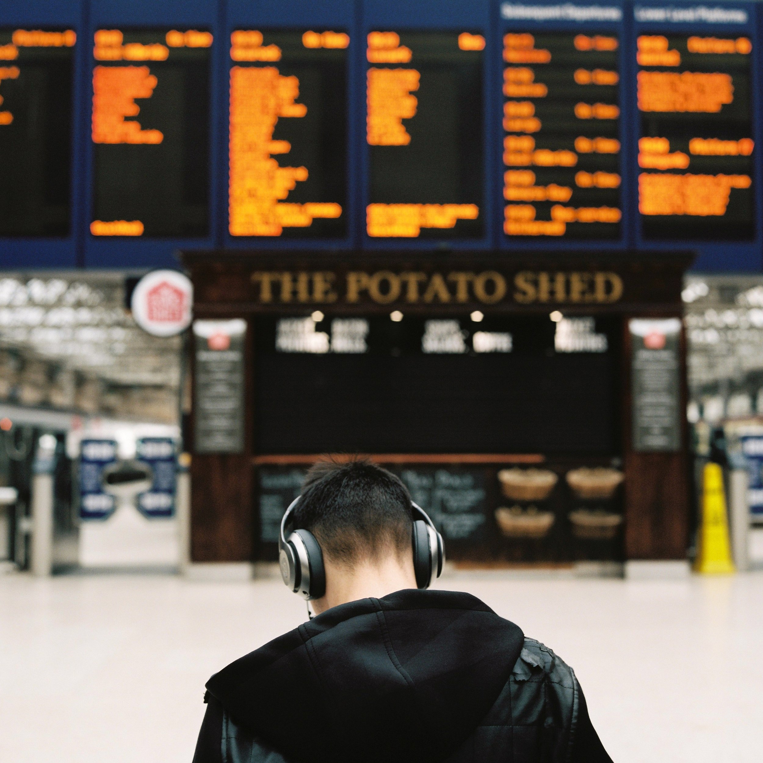 Glasgow train station headphones © Ilya Ilyukhin.jpg