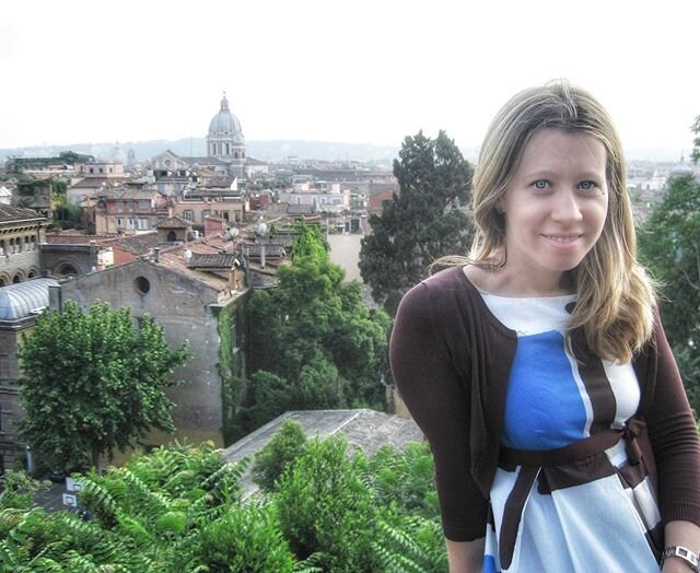 Happy March!
🌷
Flashback to my younger days, over a decade ago/pre-baby/no make-up.
🌟
Rome hasn&rsquo;t changed and, quite frankly, neither have I. 😉
.
.
.
.
.
#romeismymuse
#throwback
#fromwhereistand
#postcardsfromtheworld
#mytinyatlas
#romamia
