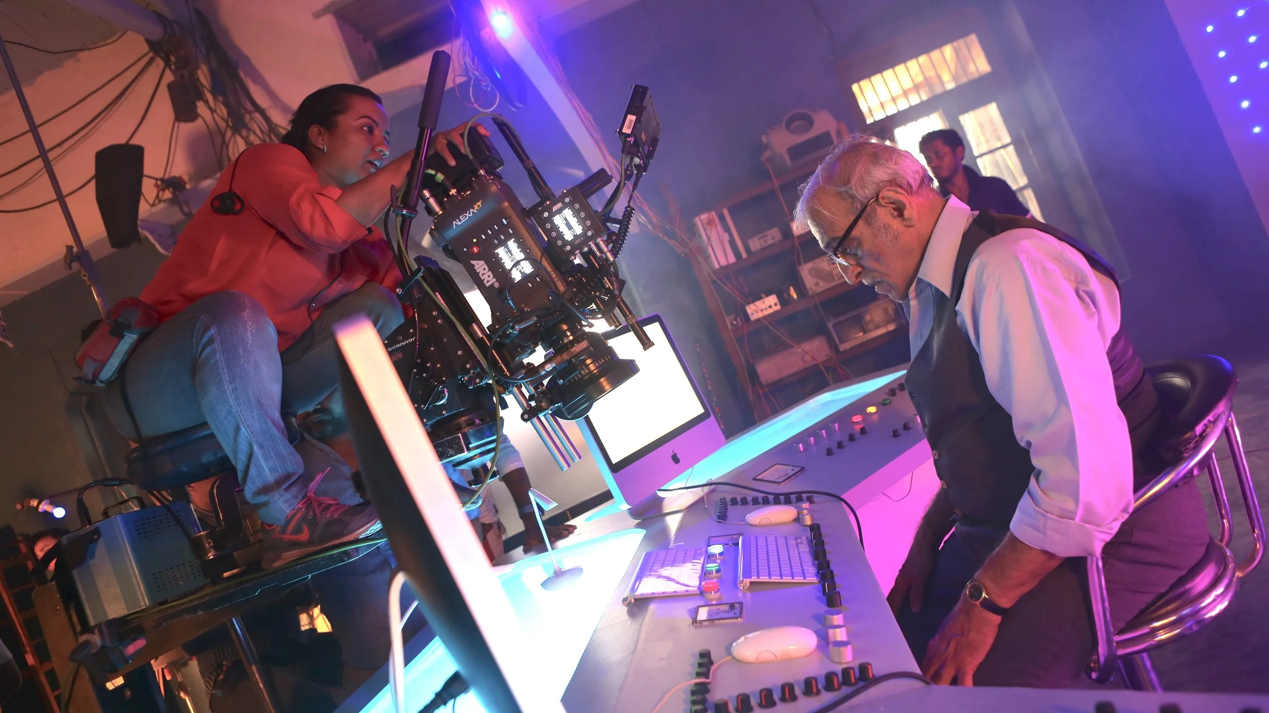On the sets of Phuntroo with the incomparable Mohan Agashe. Shooting on Alexa and Cooke S4i