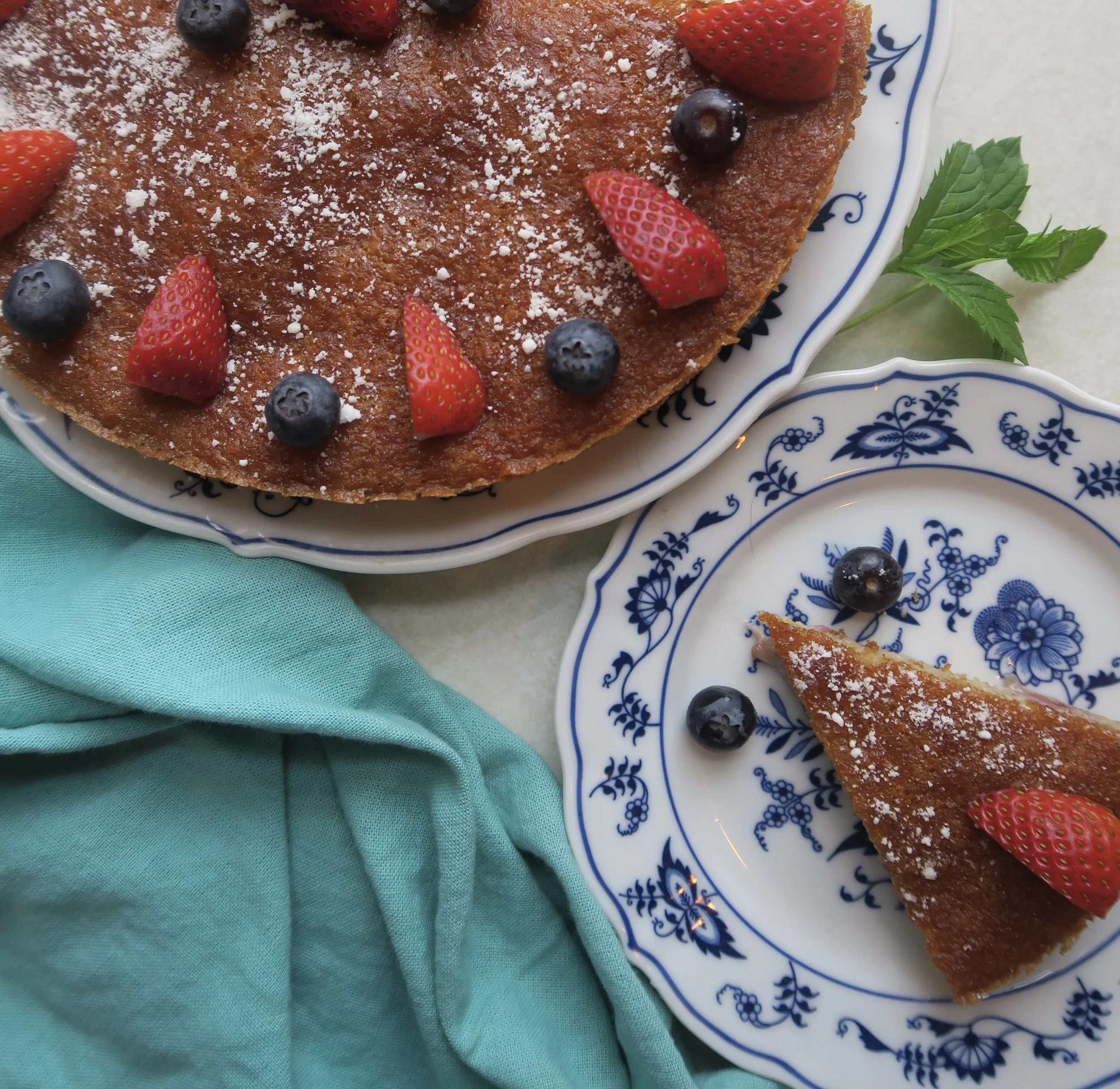 Strawberry Almond Cake (Paleo)