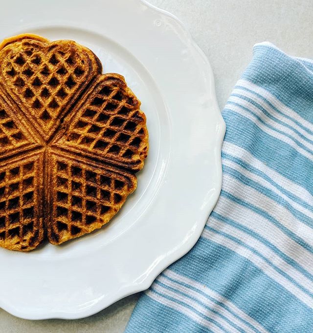 New recipe! These waffles are full of...sweet potatoes! 🧡🧡🧡. They are a perfect fall breakfast.  The recipe is on the blog! .
.
#homemade #wafflewednesday #healthyfood #eatyourveggies