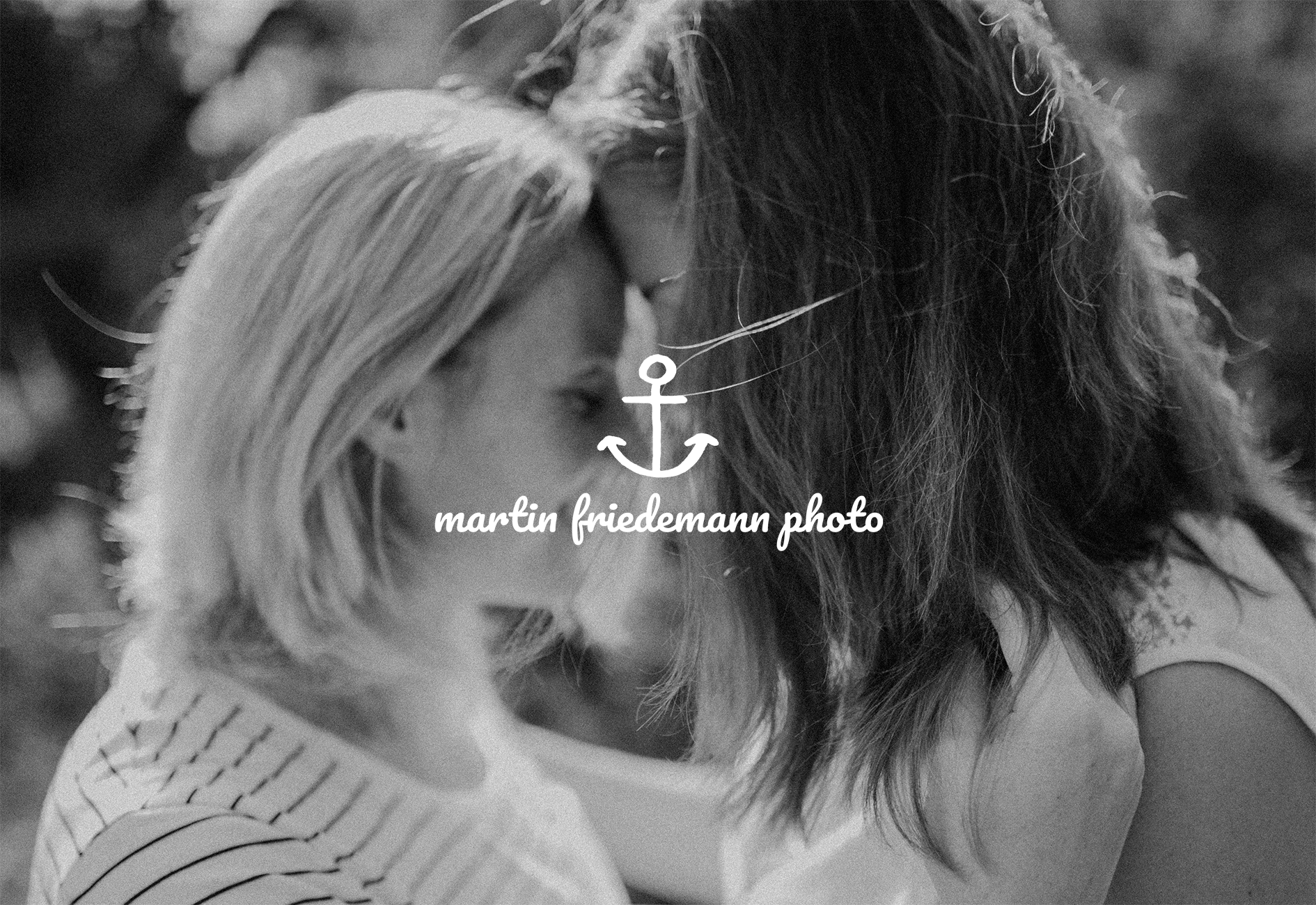 juliaxlena_cover.jpg