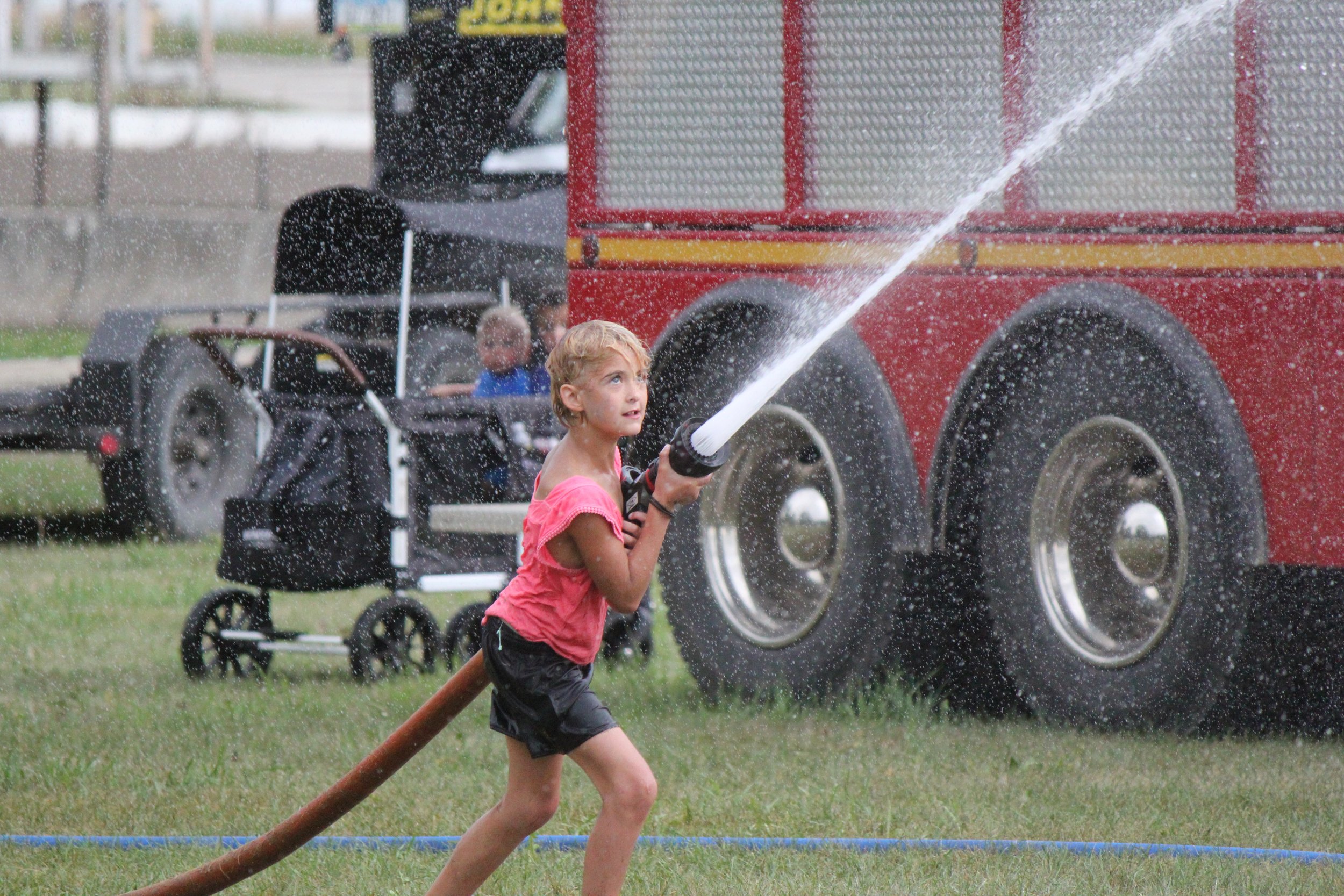 water fight 2 erin.JPG