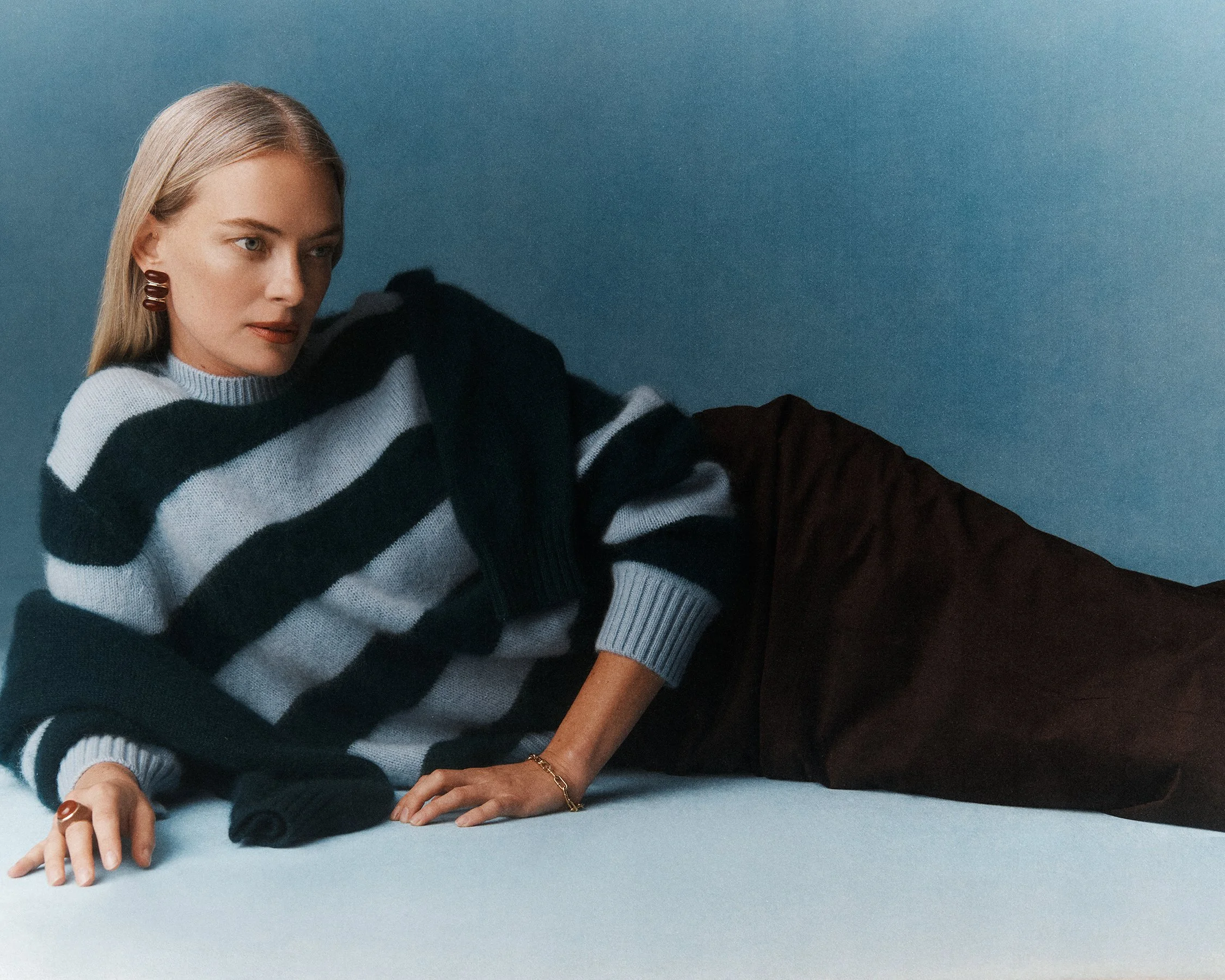 091725_WW__Brushed Crew_Blue_Tealwood_0110.jpg