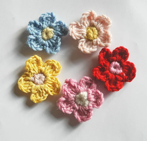 Blossom brooch 03.JPG