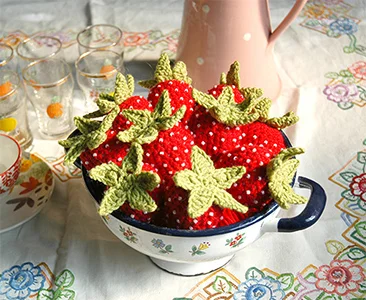Strawberries 01.jpg