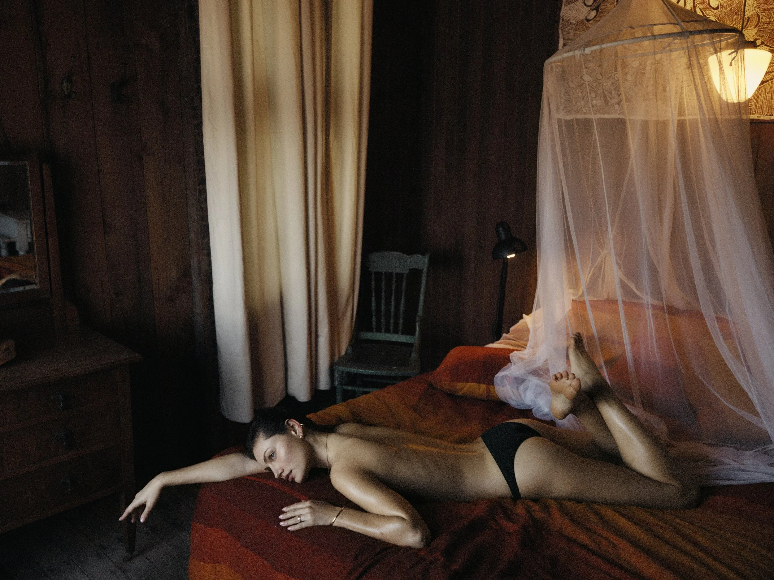  Phoebe Tonkin | Vogue Australia 