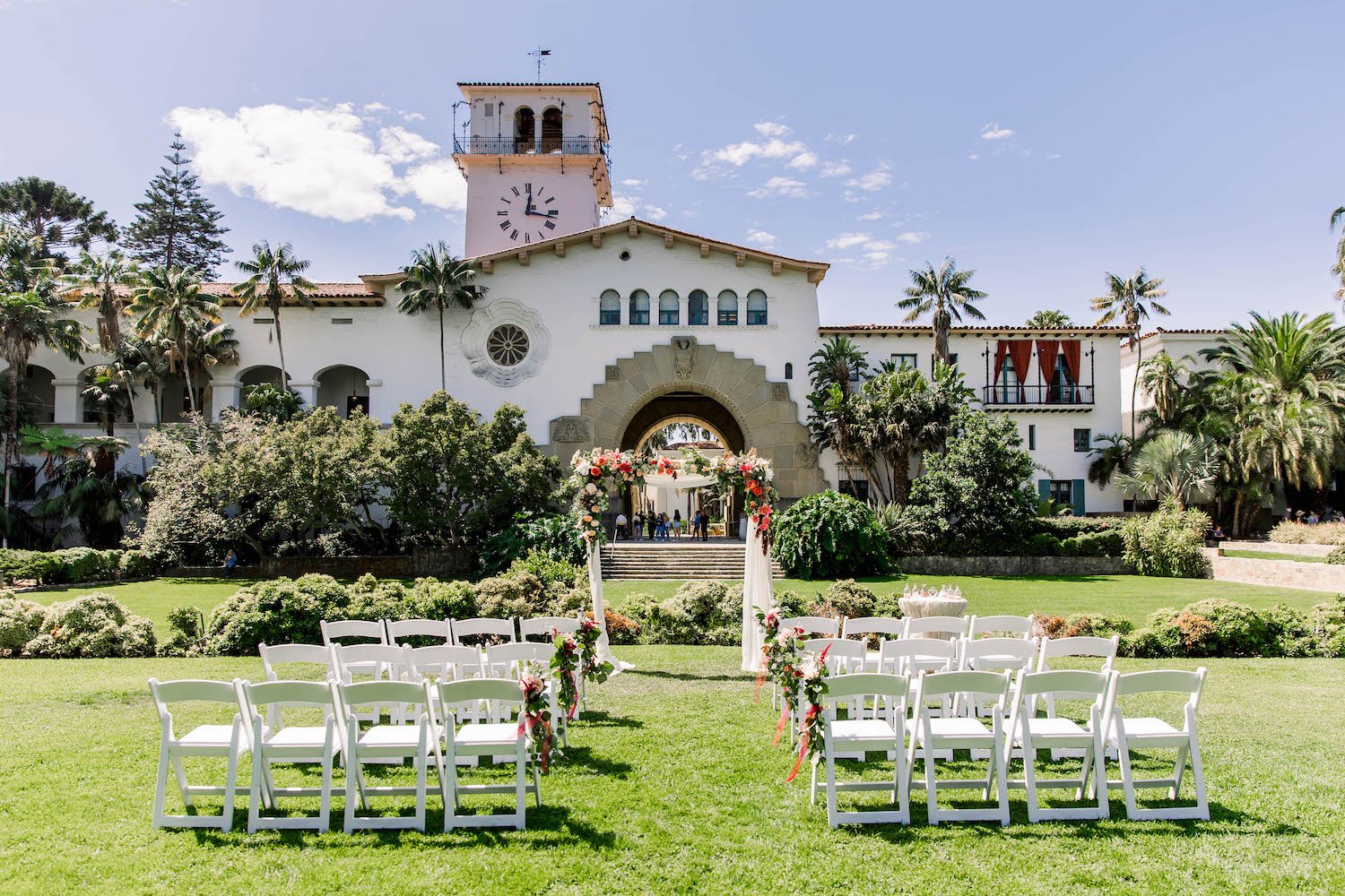 outdoor lawn and gardens at SB Courthouse wedding
