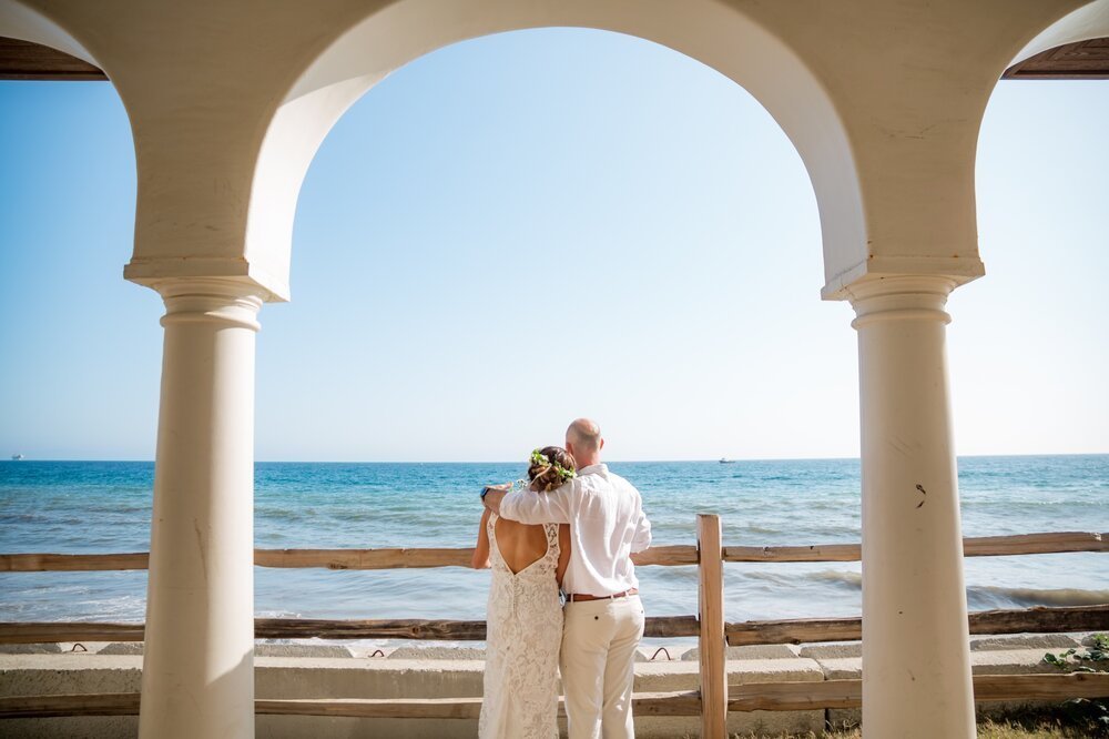 bacara-newlyweds-archway.jpeg