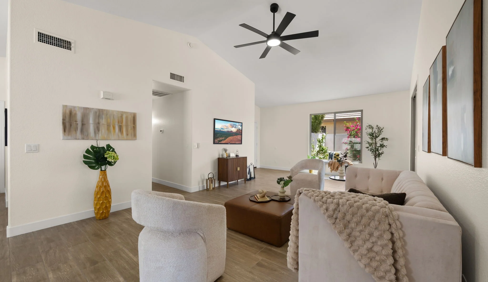 10-web-or-mls-Living Space1.jpg