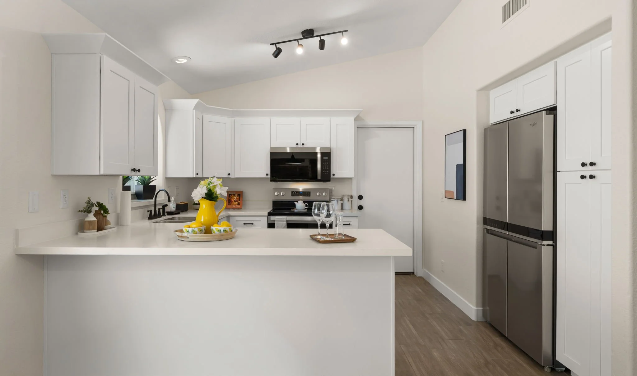 13-web-or-mls-Kitchen4.jpg