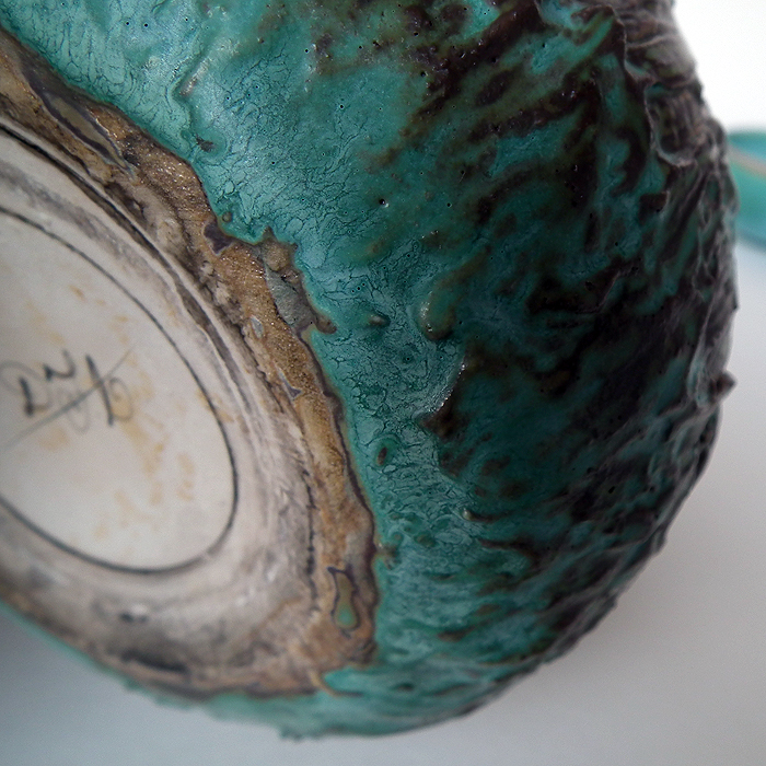 Unfortunatley the base cracked but thankfully it doesn't effect the pot