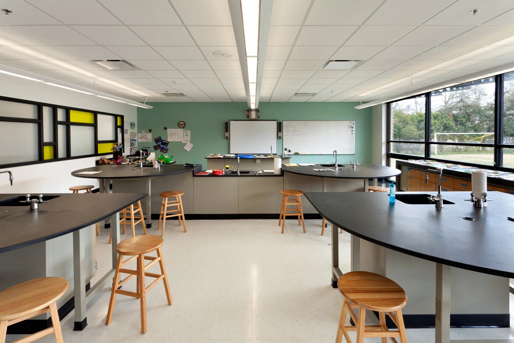 St Johns_Science Class_02.jpg