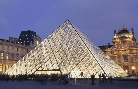 filename-louvre-pyramide.jpg
