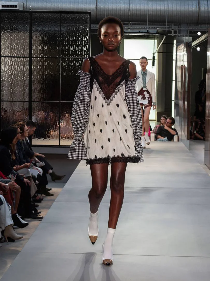 burberry-spring_summer-2019-collection-look-077.jpg