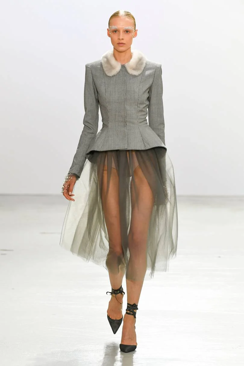 00003_celia_kritharioti_couture_fall_19_.jpg