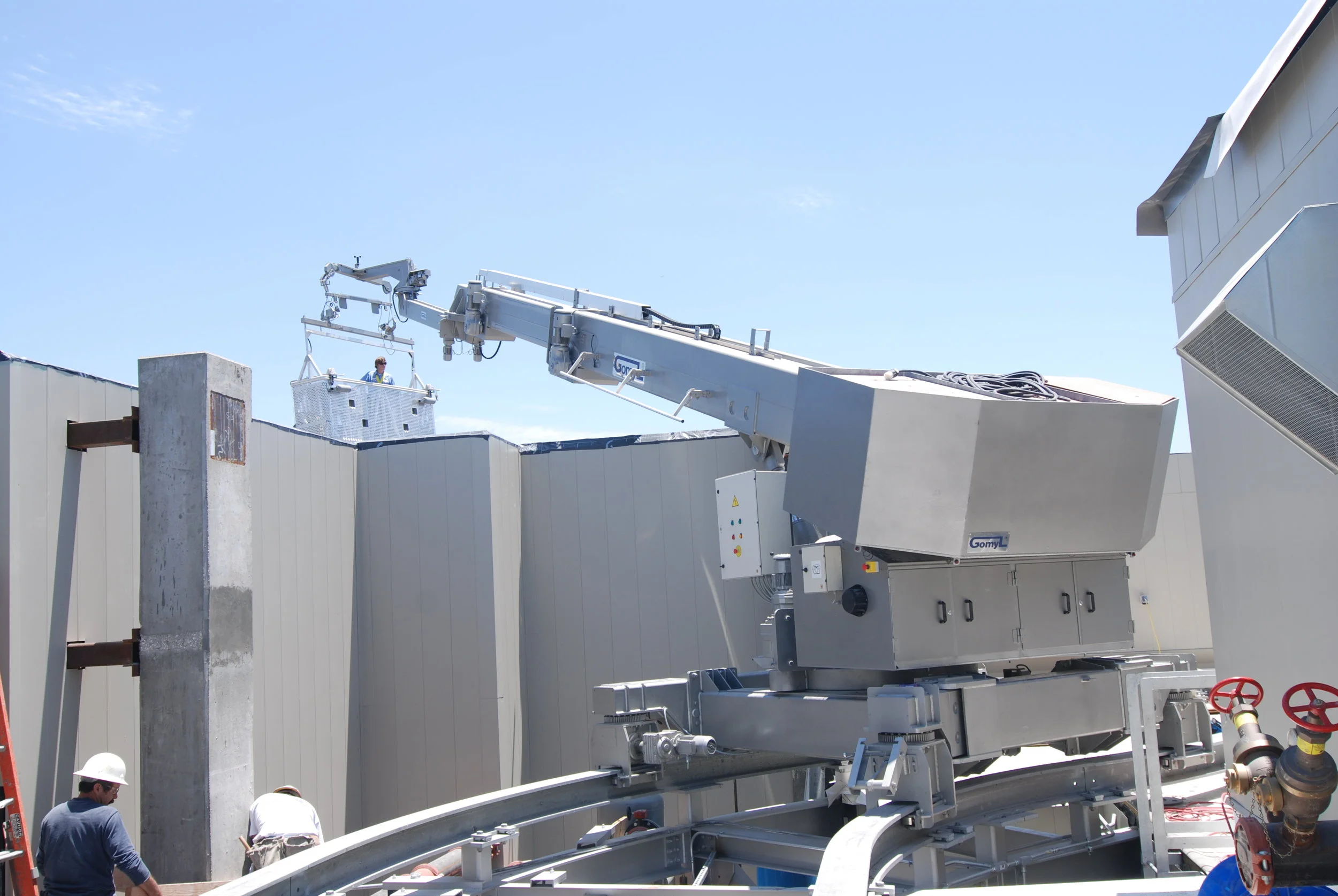 Step 11. Commissioning of the installation includes a complete run-through of the machine at each work position.