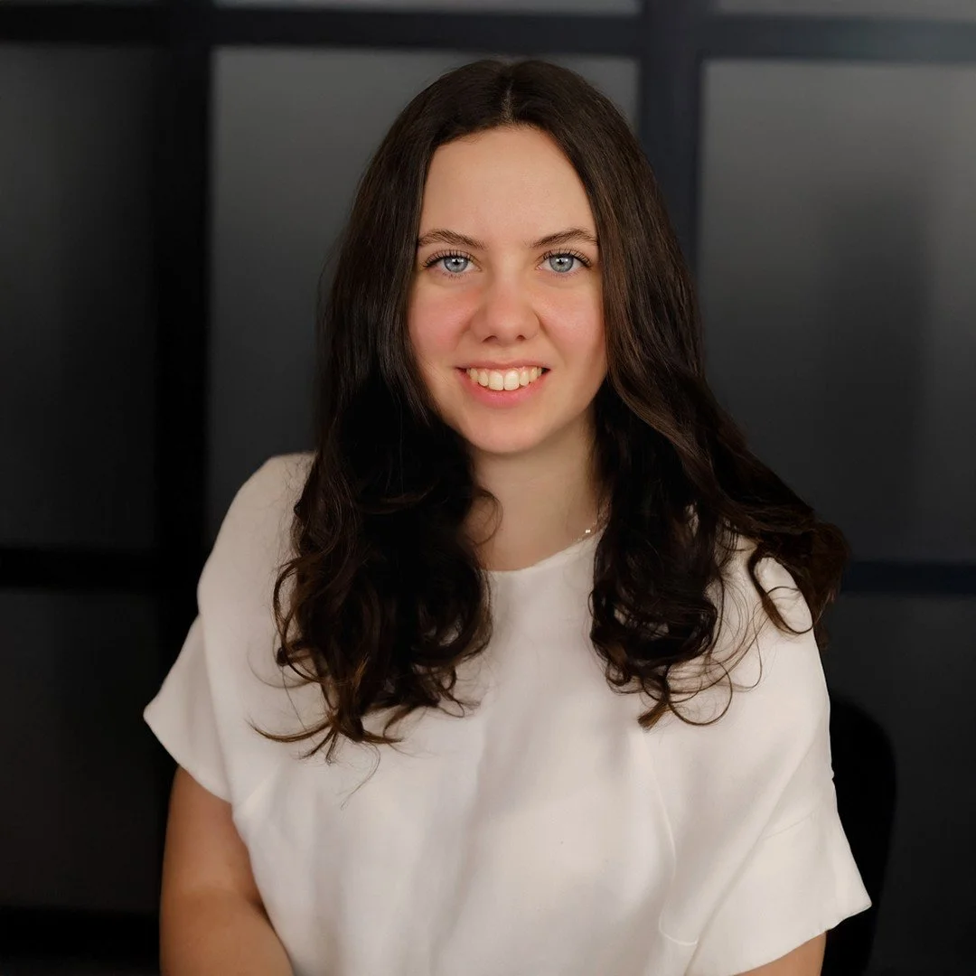 Johanna
#ProfessionalHeadshot #CorporatePortrait #BusinessProfile #ProfessionalProfile