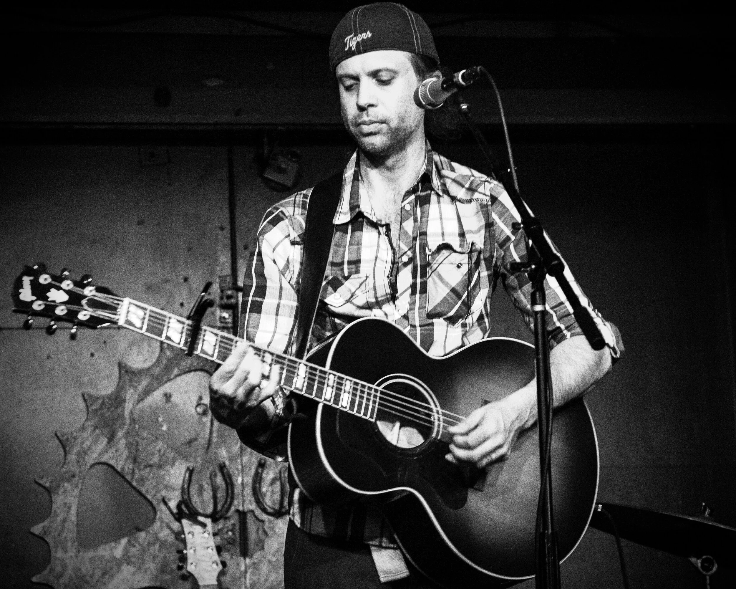 Live Music with Robert Meade