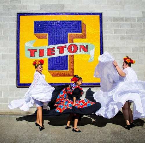Dia+de+los+Muertos+and+Tieton+Mosaic.jpg