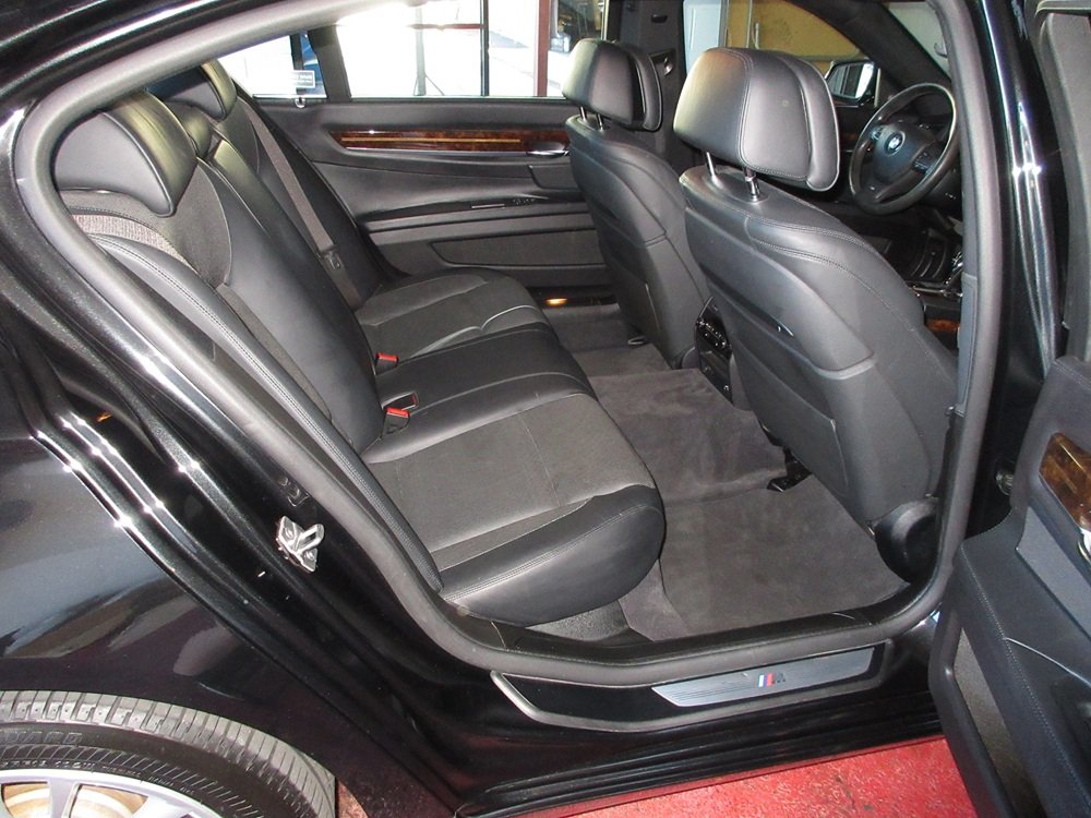 13 BMW LI - 36.JPG