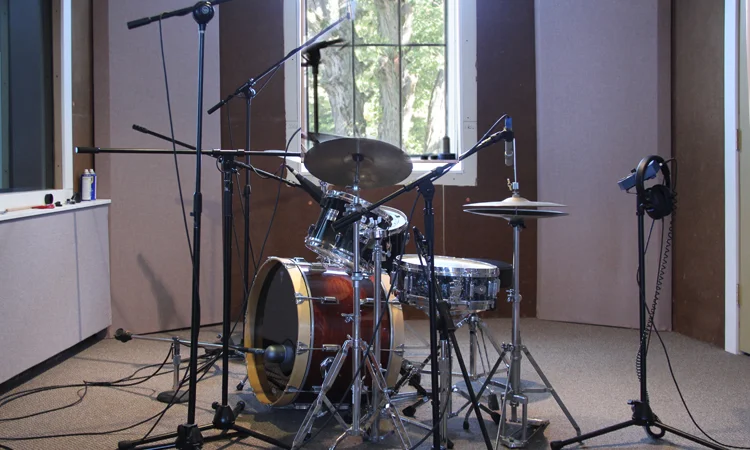 Iso 3, well treated - drums sound very tight here