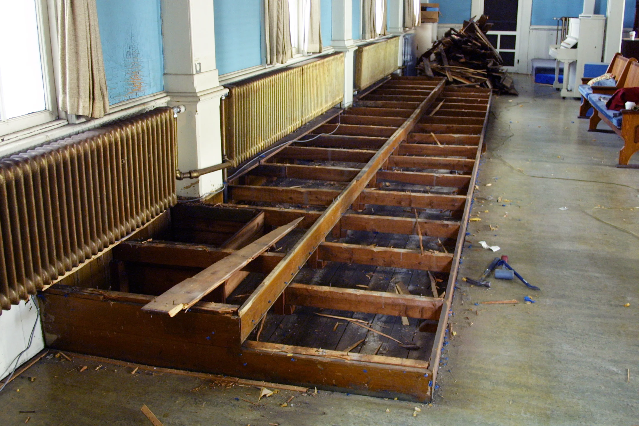An example of the demolition before the start of construction