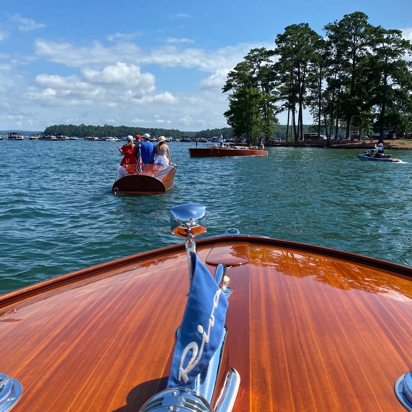 Another great boat parade in the books!  Thanks @russelllands @russellmarineal 
.
#lakemartin #lakemartinal #happy4thofjuly #lakelife