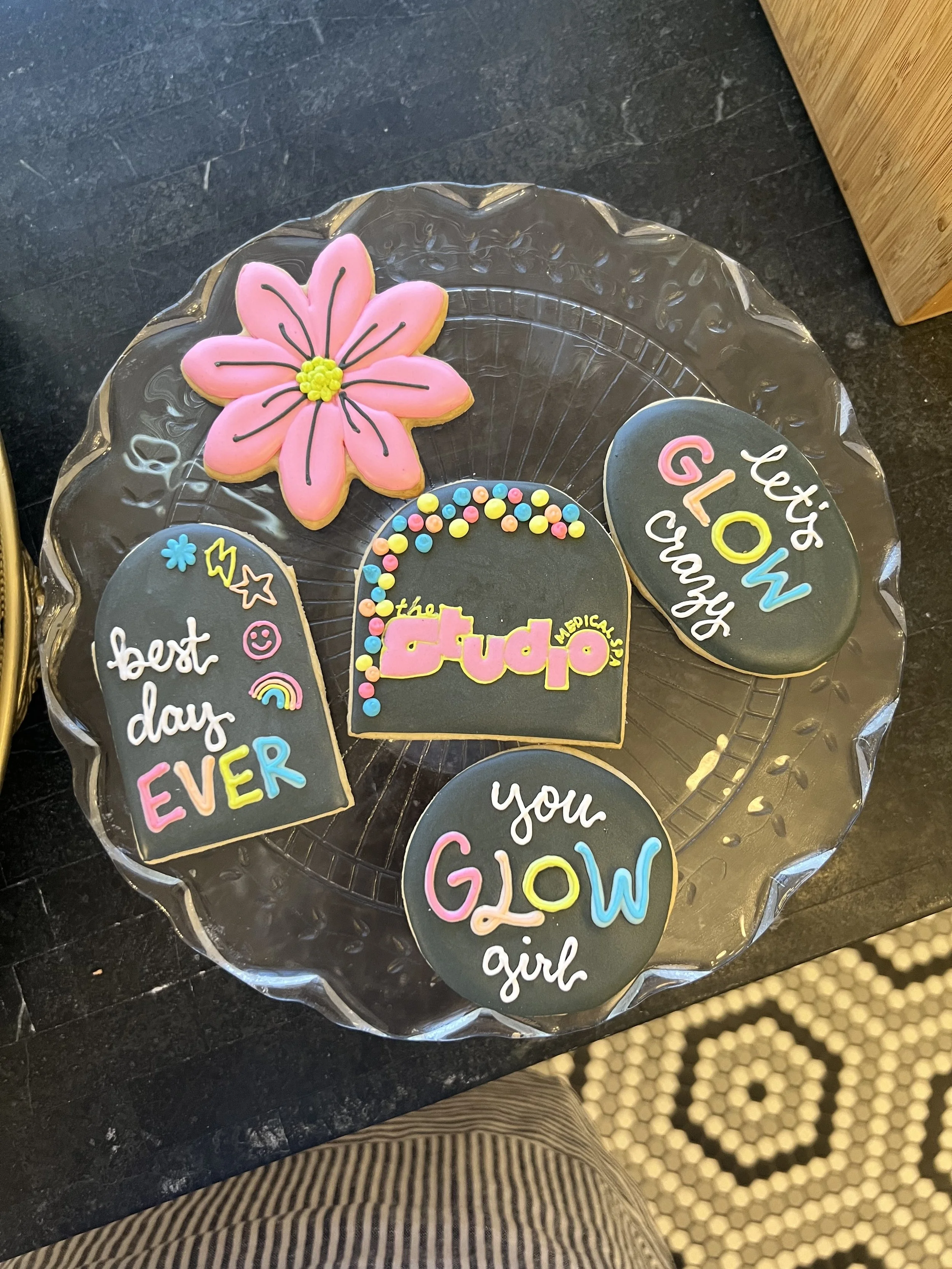 studio glow cookies 25.jpeg