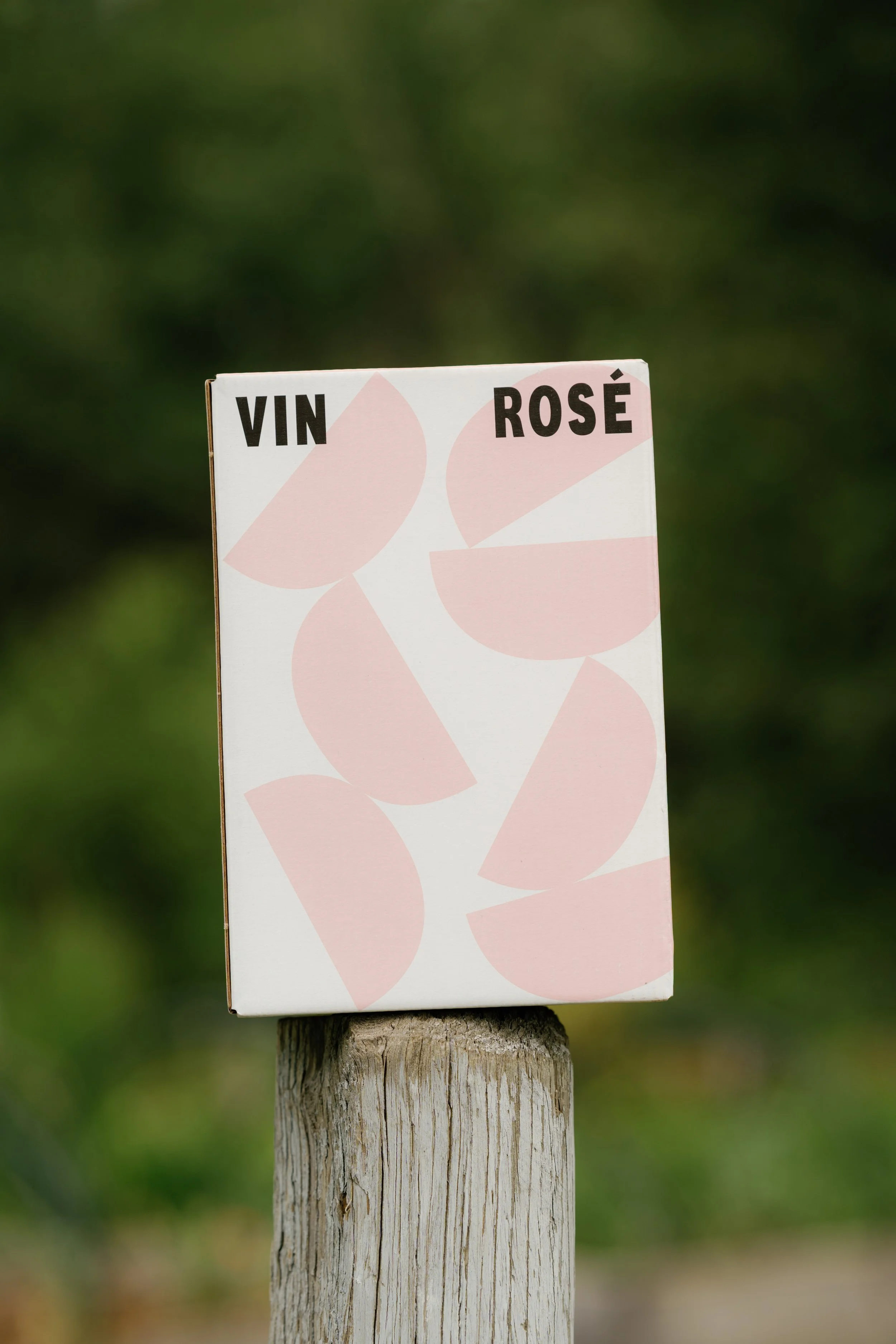 Ami Ami boxed rose wine