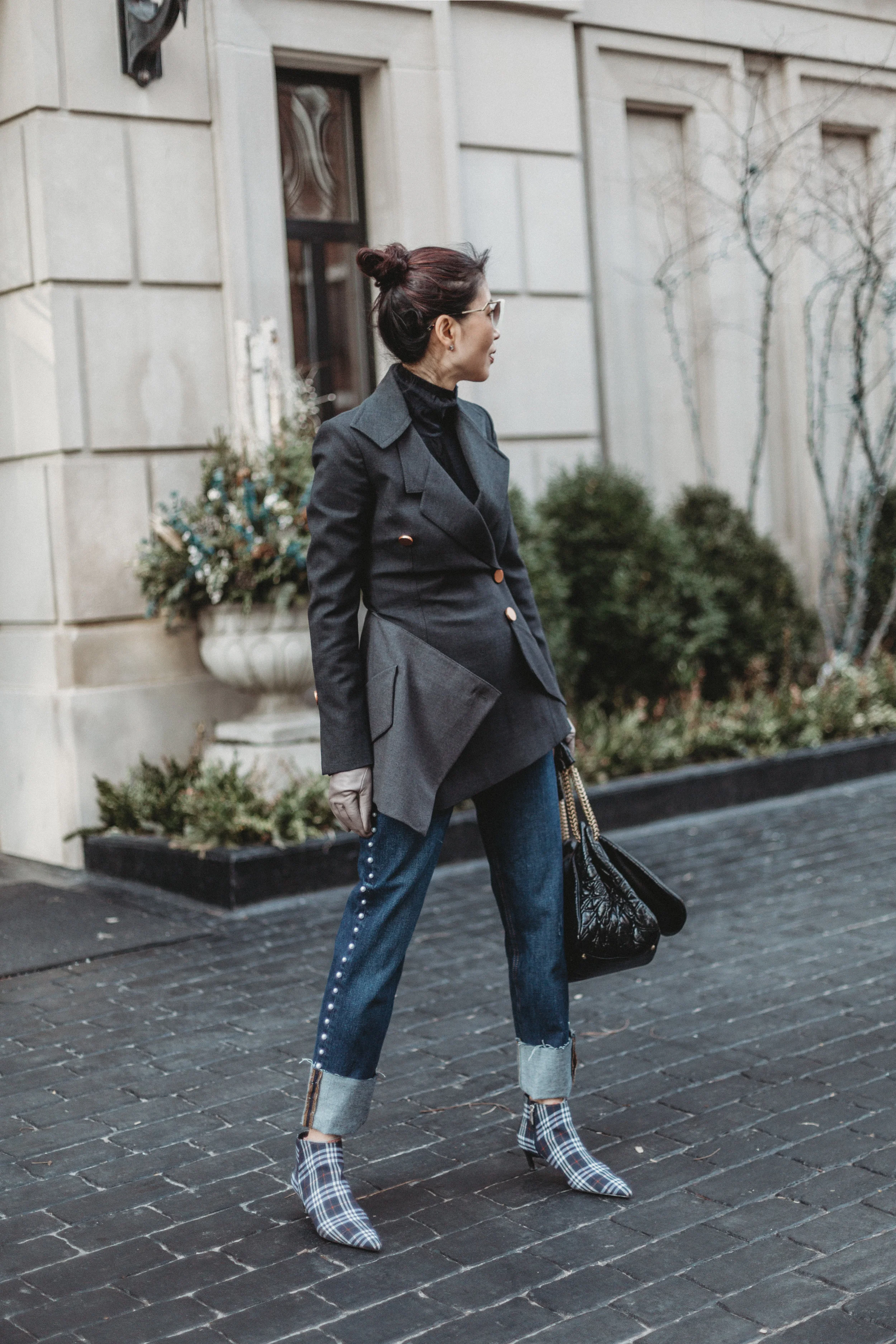 I am wearing: Proenza Schouler blazer, Maxmara flare pants, Fendi Cat-eye Sunglasses, Valentino Rockstud tote, Portolano Leather Gloves Shop My Look And Similar Items Here://