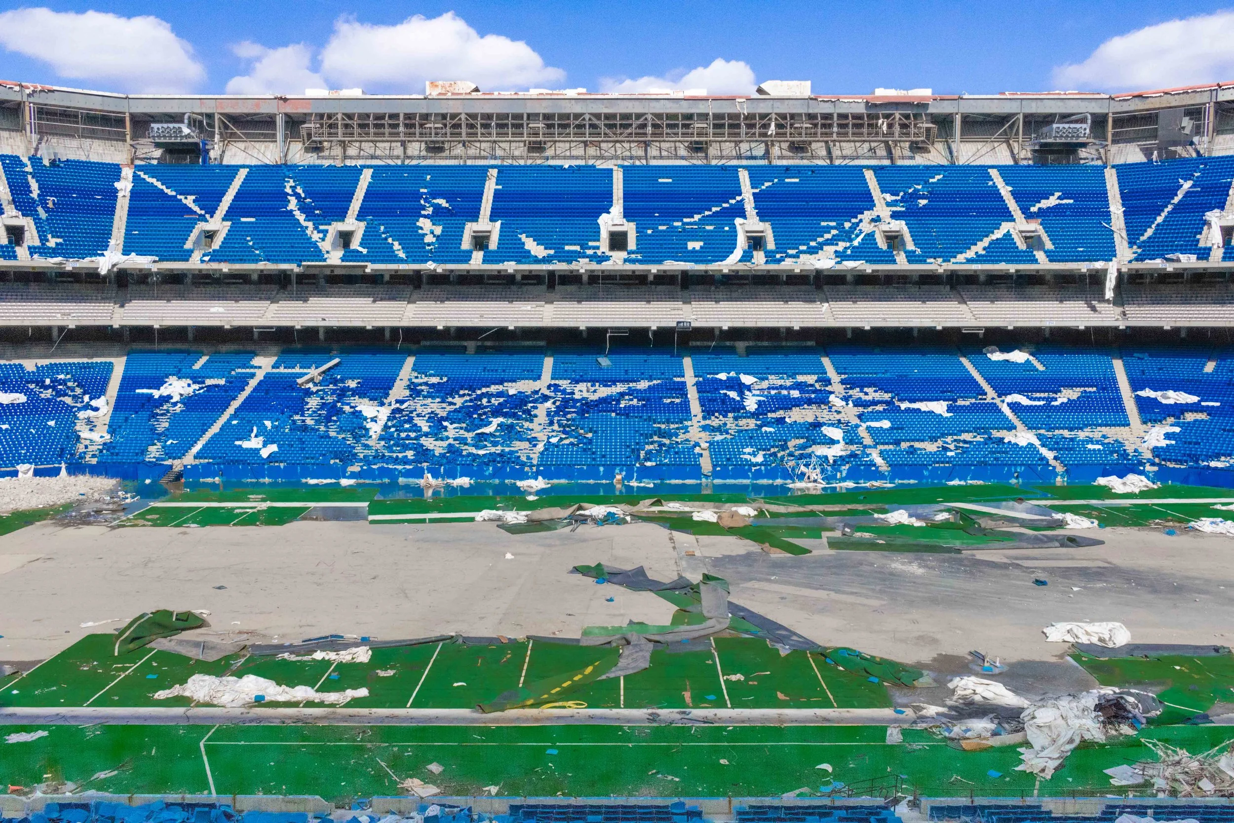 Silverdome, 2017 archival pigment print 