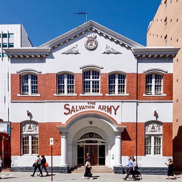 The former Salvation Army Headquarters on Pier St has been around since 1899. This well-known landmark stands as one of our favs in the east end, complete with a fortress! ⠀
⠀
Head on over to our free app (link in our bio) and walk yourself through o
