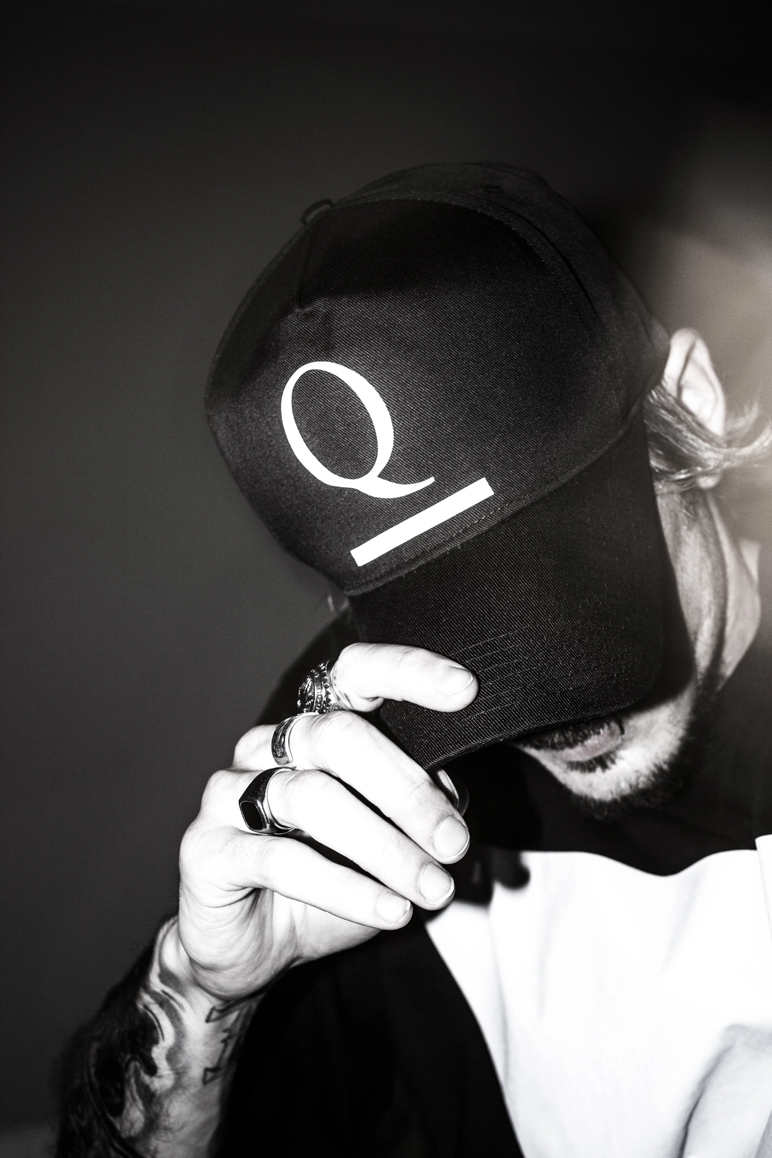 Q| HAT