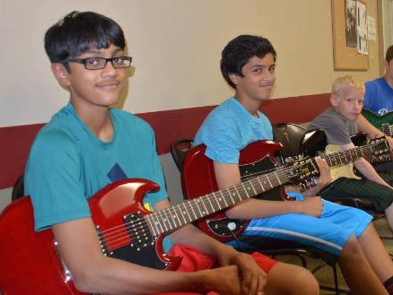 Goup Guitar.jpeg
