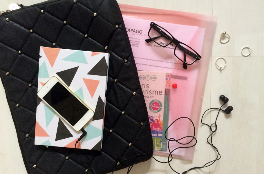 So you've saved up and you're finally going to put your passport to use and take that trip you've been dreaming about! It's exciting (yay for adventure!), but if it's your first time travelling abroad, it can also be a bit overwhelming. Here are some tips to help you plan your travels, from booking flights and accommodation to applying for visas, packing for your holiday and navigating a new country. There's also a free checklist to print out and help you plan your trip!