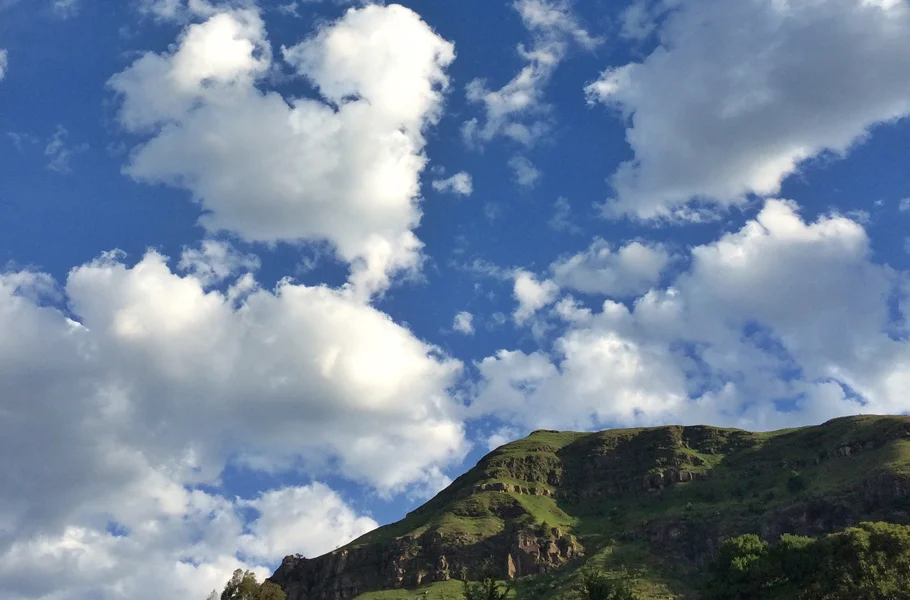Exploring the Drakensberg: What to do in and around Champagne Castle. South Africa's tallest mountain range, the Drakensberg ('dragon mountains') are home to a UNESCO World Heritage Site, priceless rock art and a lot of eager travelers inspired by the wildlife and stunning landscapes. One of the tallest mountains, Champagne Castle, lies in a valley offering activities for any type of holiday. From horse riding, golf, bowls and tennis to white water rafting, quad biking and non-outdoorsy options (craft stalls, choir concerts and coffee shops), there is a lot to do, see and eat in this beautiful destination.