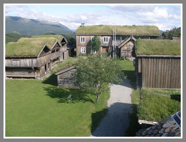 Tun fra Bolstadstugu-taket.jpg