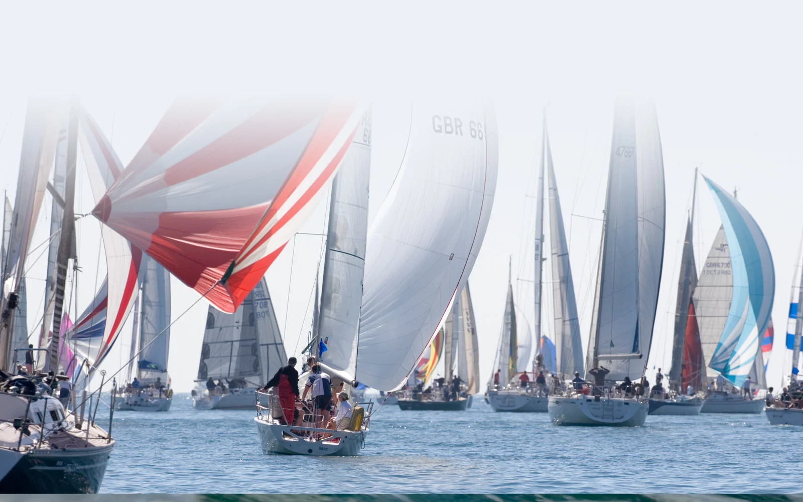 092801-cowes-week-2013---rounding-.jpg