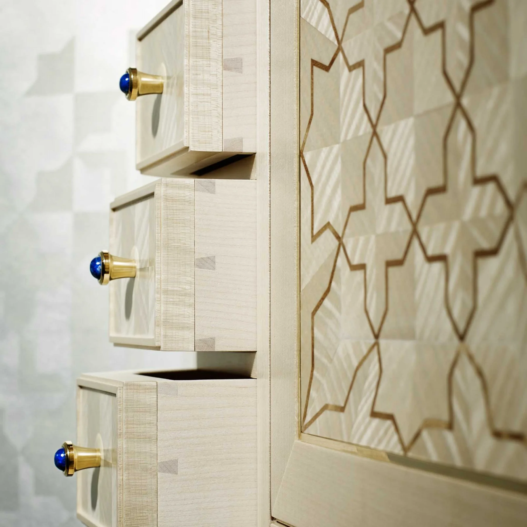 girih_treasure_chest_8.jpg