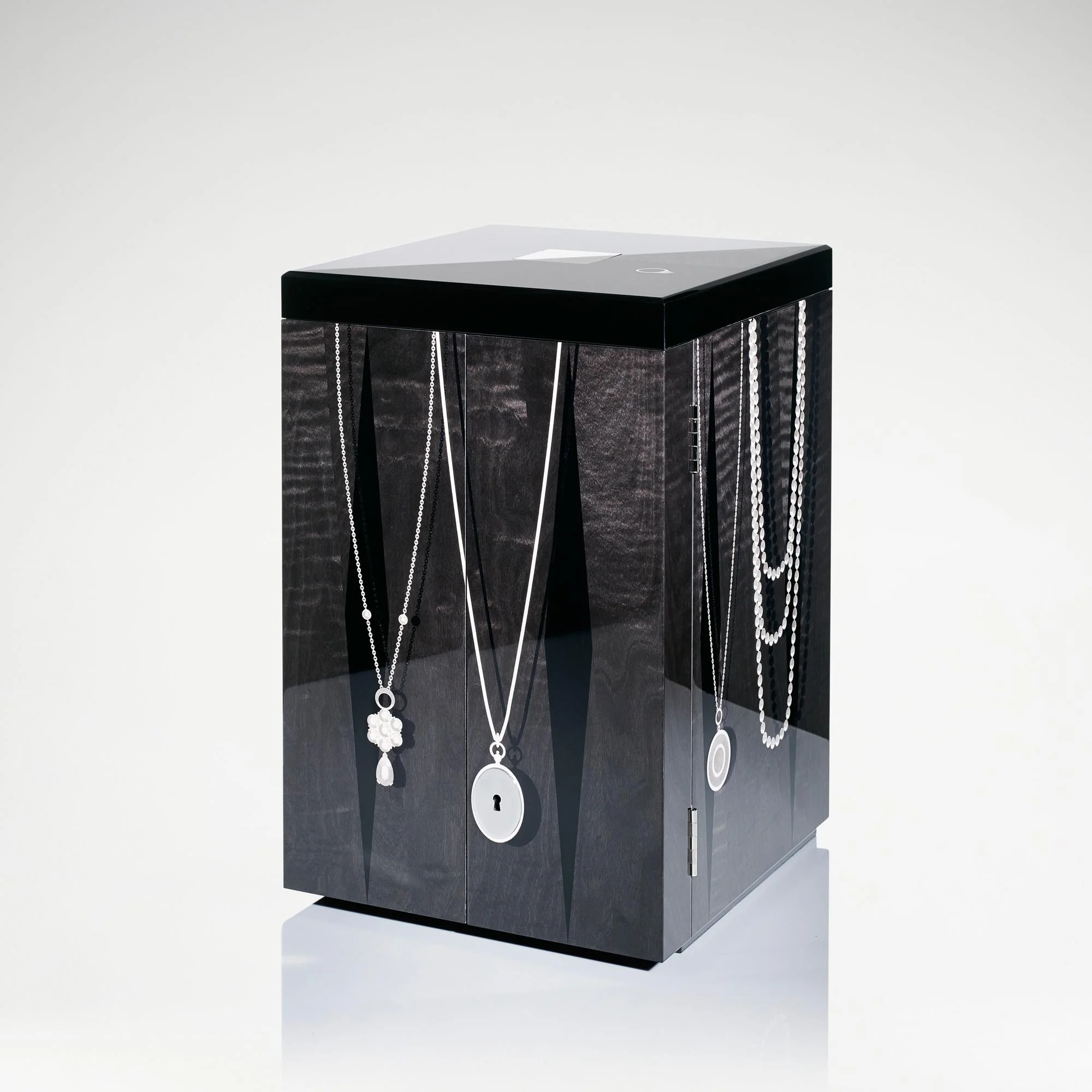trompe_l_oeil_jewellery_box_7.jpg