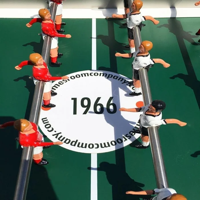 england_players_3_lo.jpg
