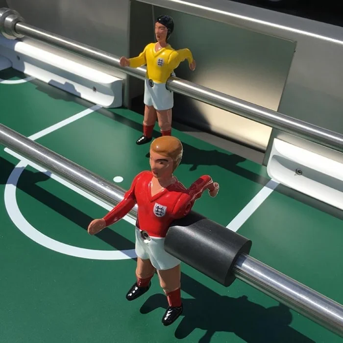 england_players_lo.jpg