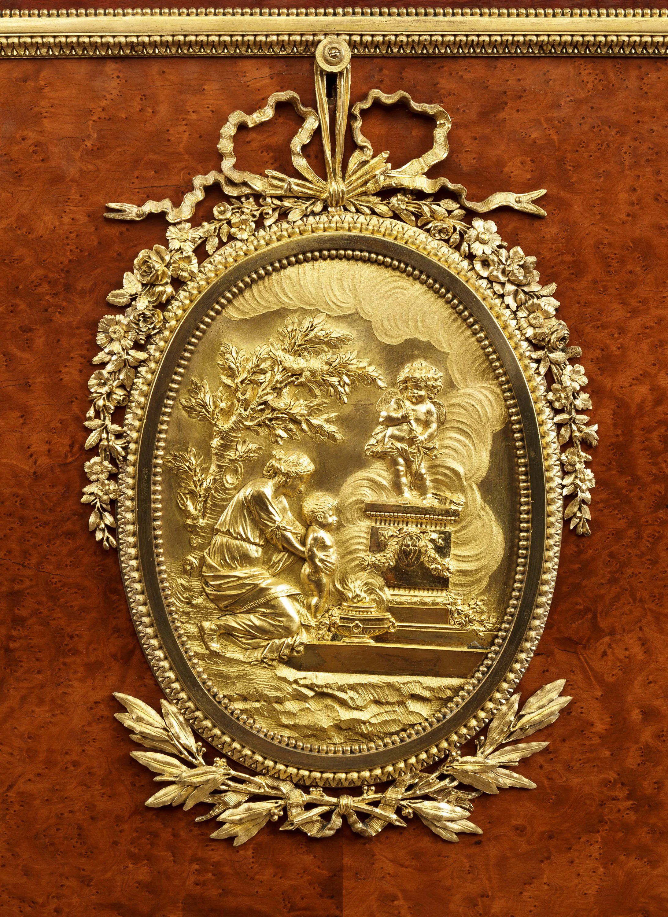 AnAntiqueThuyaandOrmoluSecrtaireaftertheoriginalbyRiesner-542016T18244.jpg